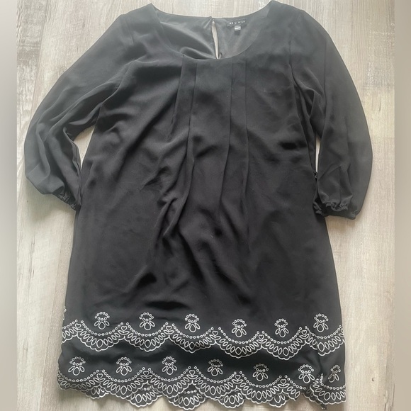 AS U Wish Size L black Embroidered Hem Pleated Front Lined Dress - Picture 3 of 11